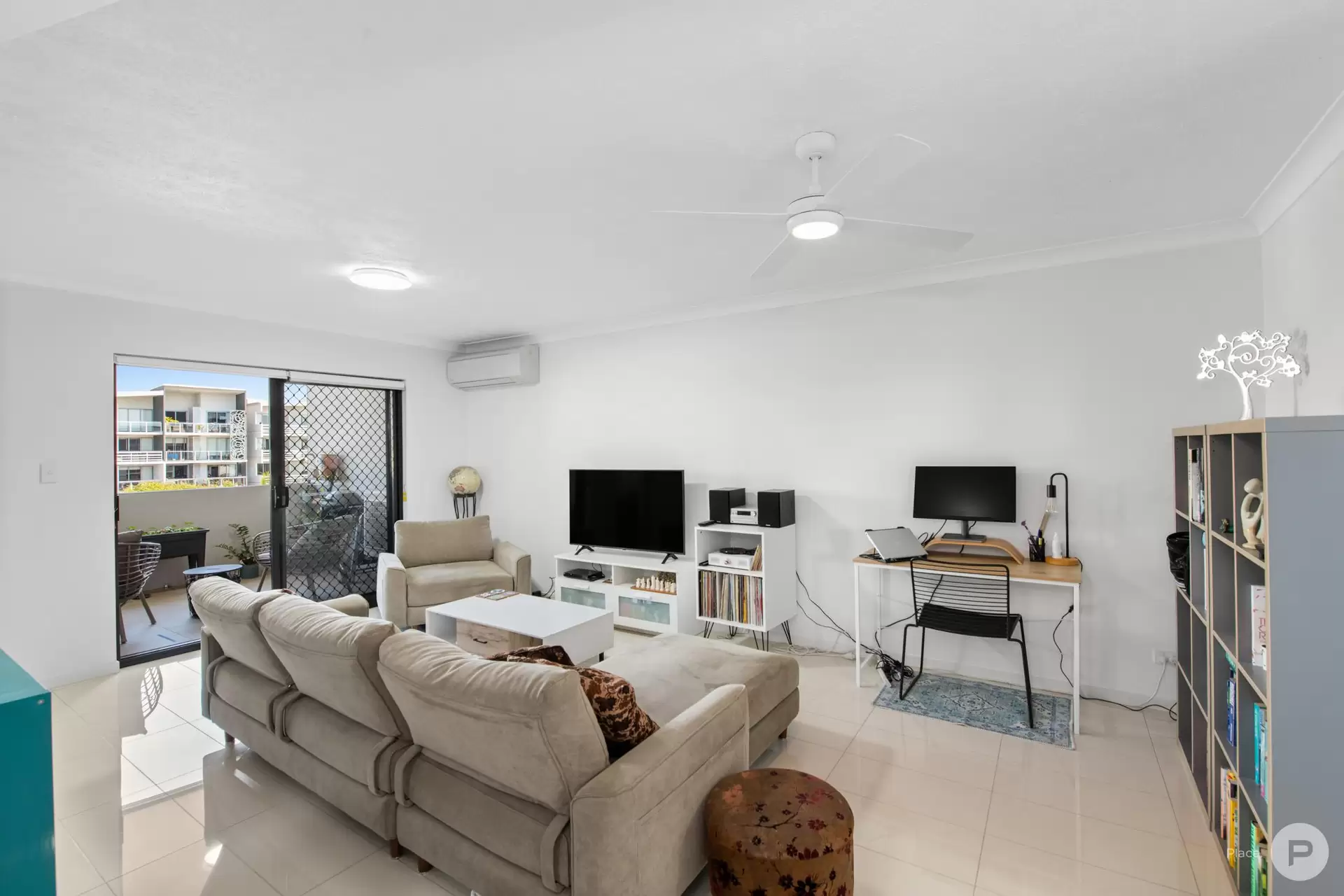 8/17 Norman Street, Wooloowin Sold by Aurora Property - image 1