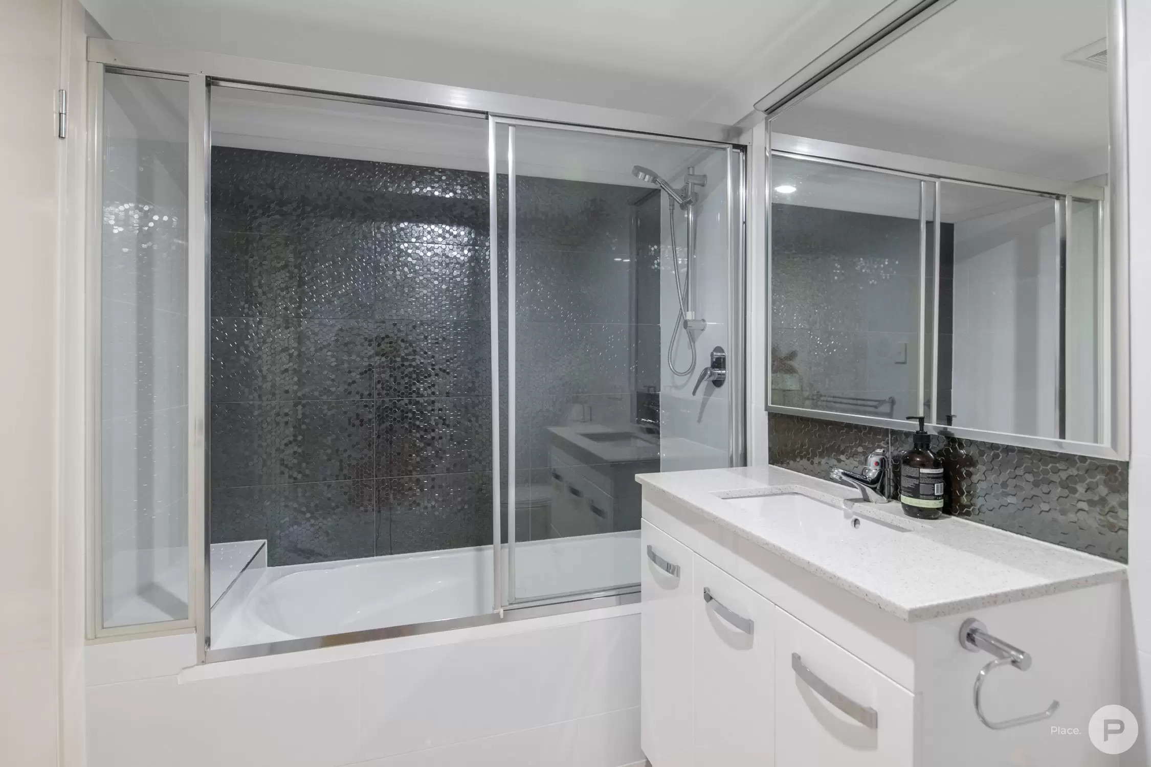 8/17 Norman Street, Wooloowin Sold by Aurora Property - image 10
