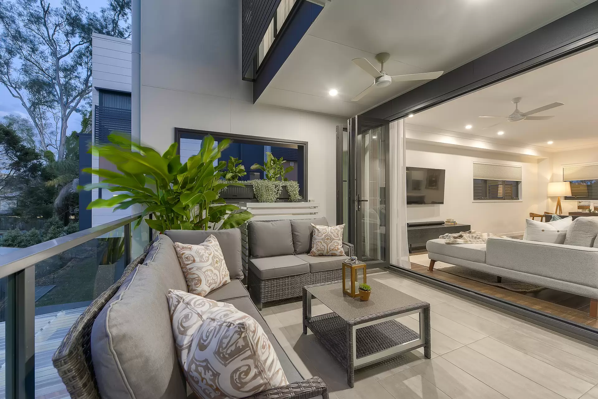 8/133 Samford Road, Enoggera Sold by Aurora Property - image 1