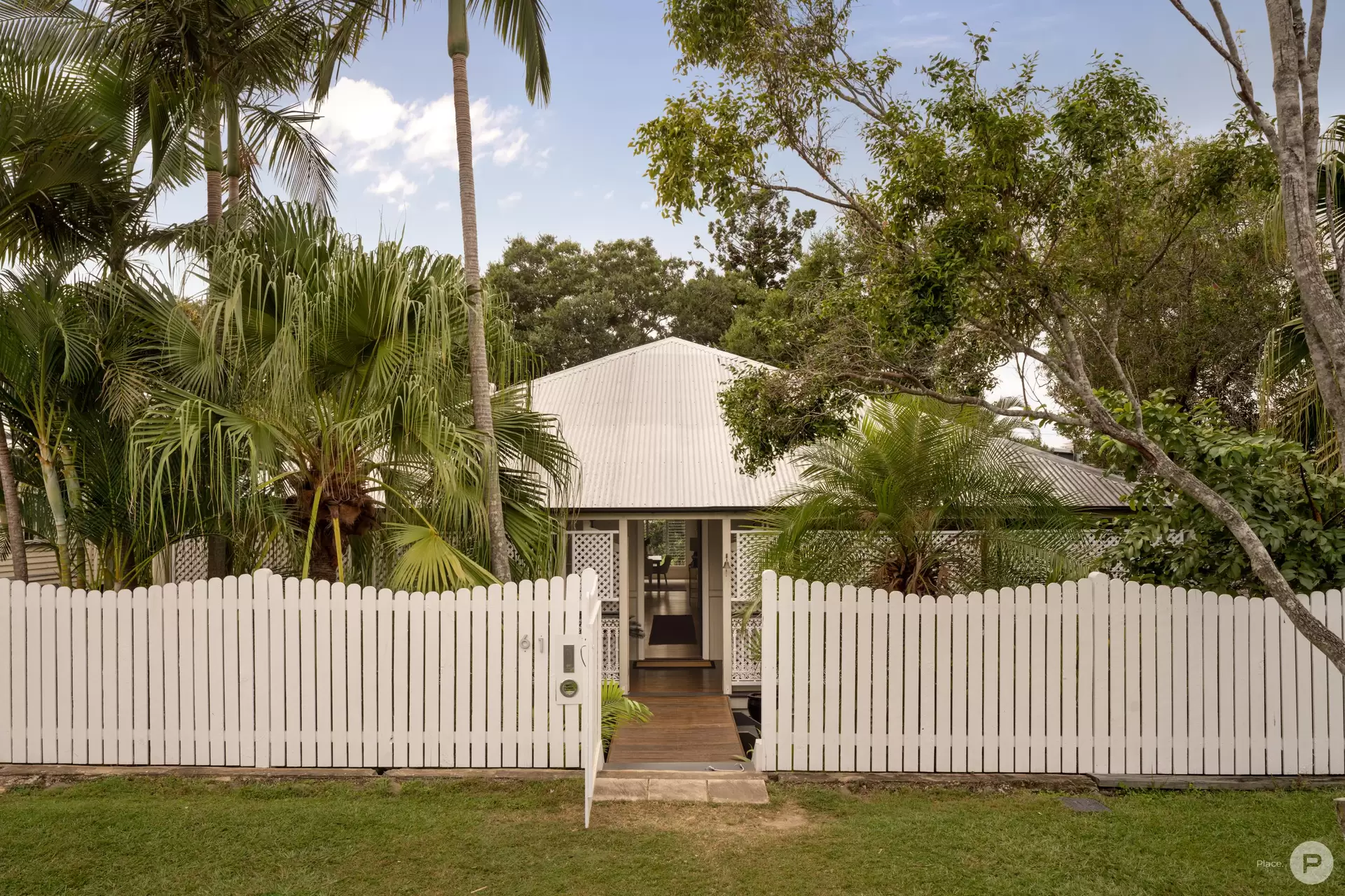 61 Kinnaird Street, Ashgrove Sold by Aurora Property - image 1
