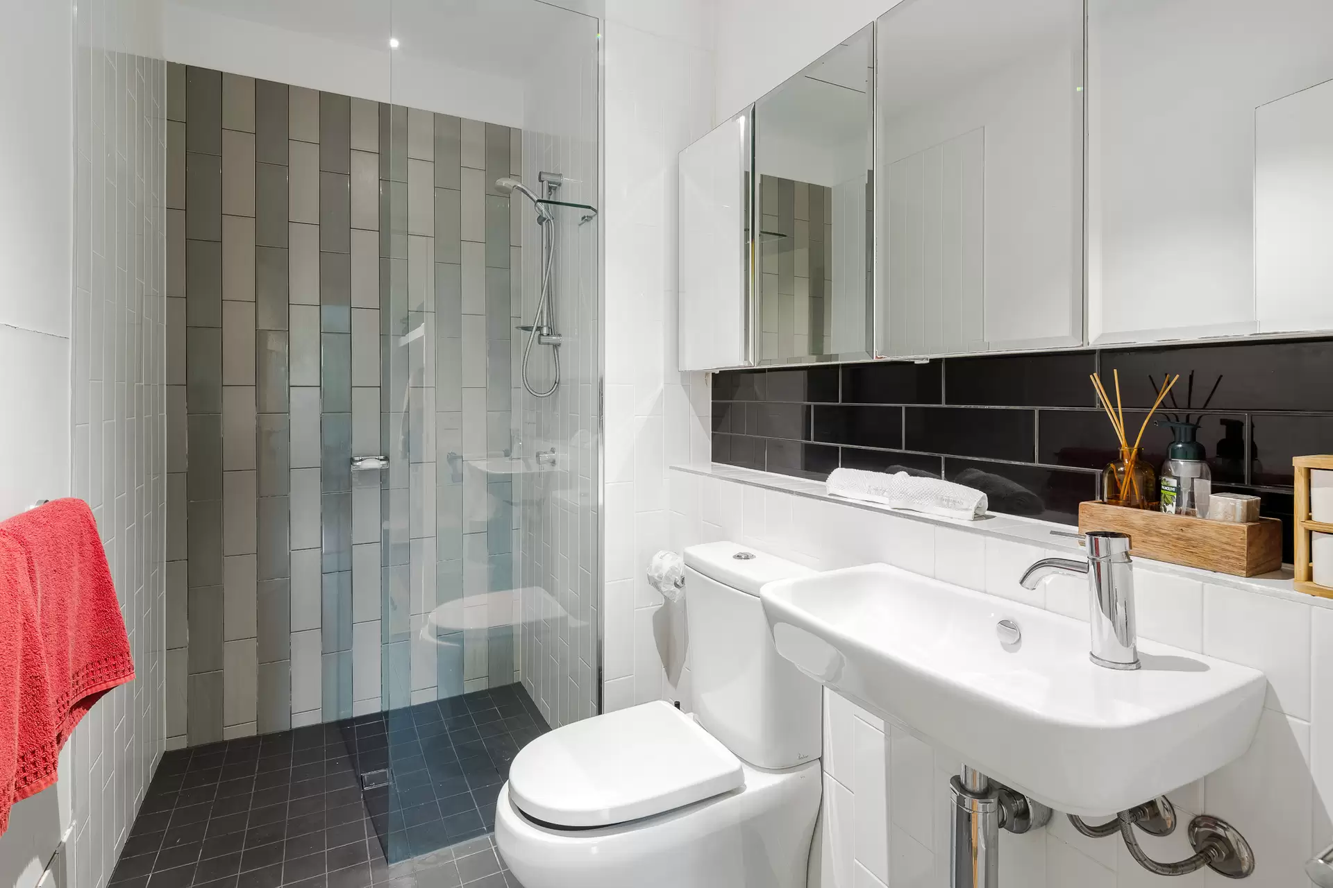 11/41 School Street, Kelvin Grove Sold by Aurora Property - image 1