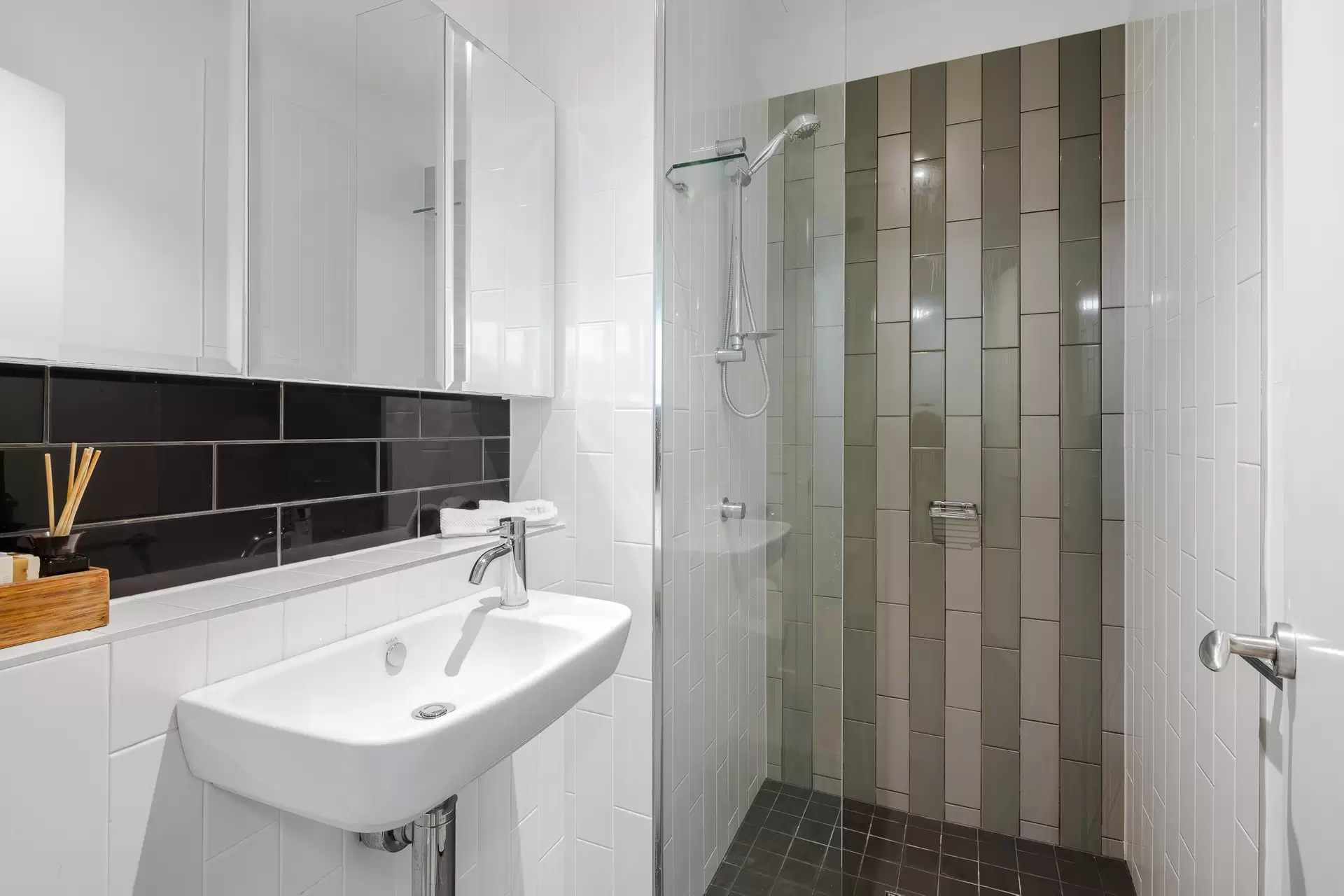 11/41 School Street, Kelvin Grove Sold by Aurora Property - image 1