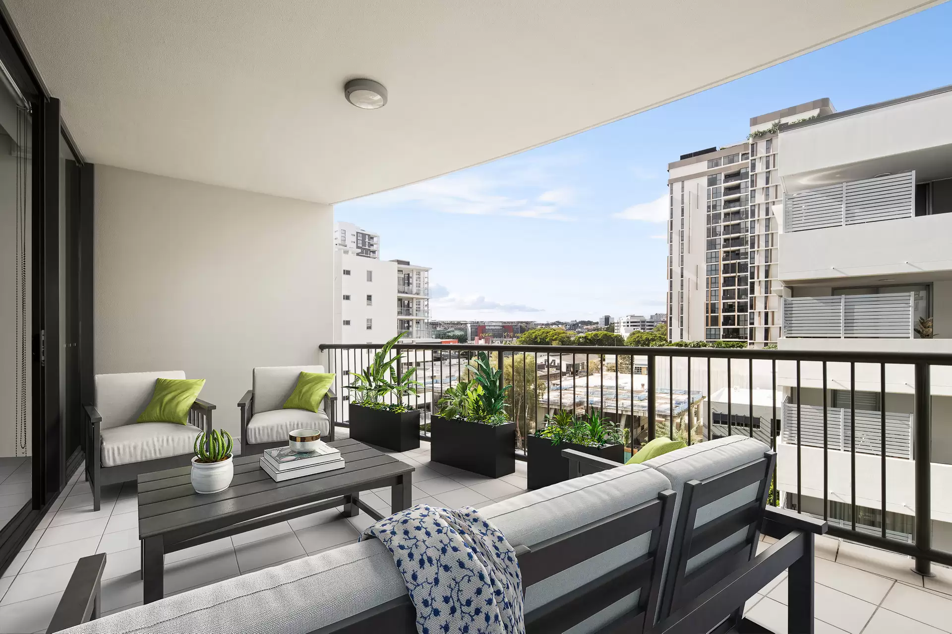 1071/18 Manning Street, Milton Sold by Aurora Property - image 1