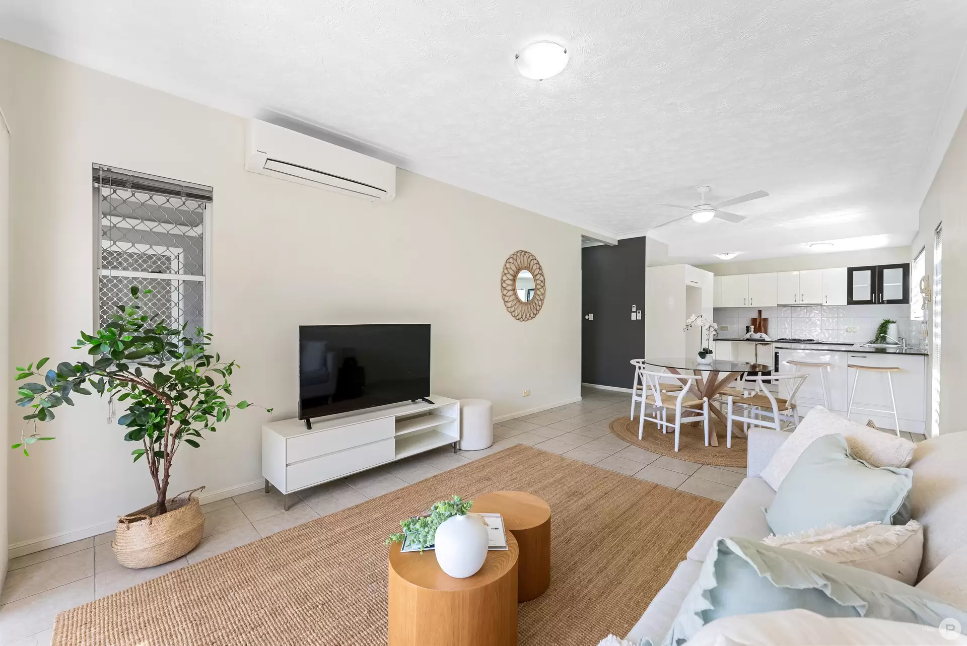 9/654-664 Kingsford Smith Drive, Hamilton Sold by Aurora Property - image 1