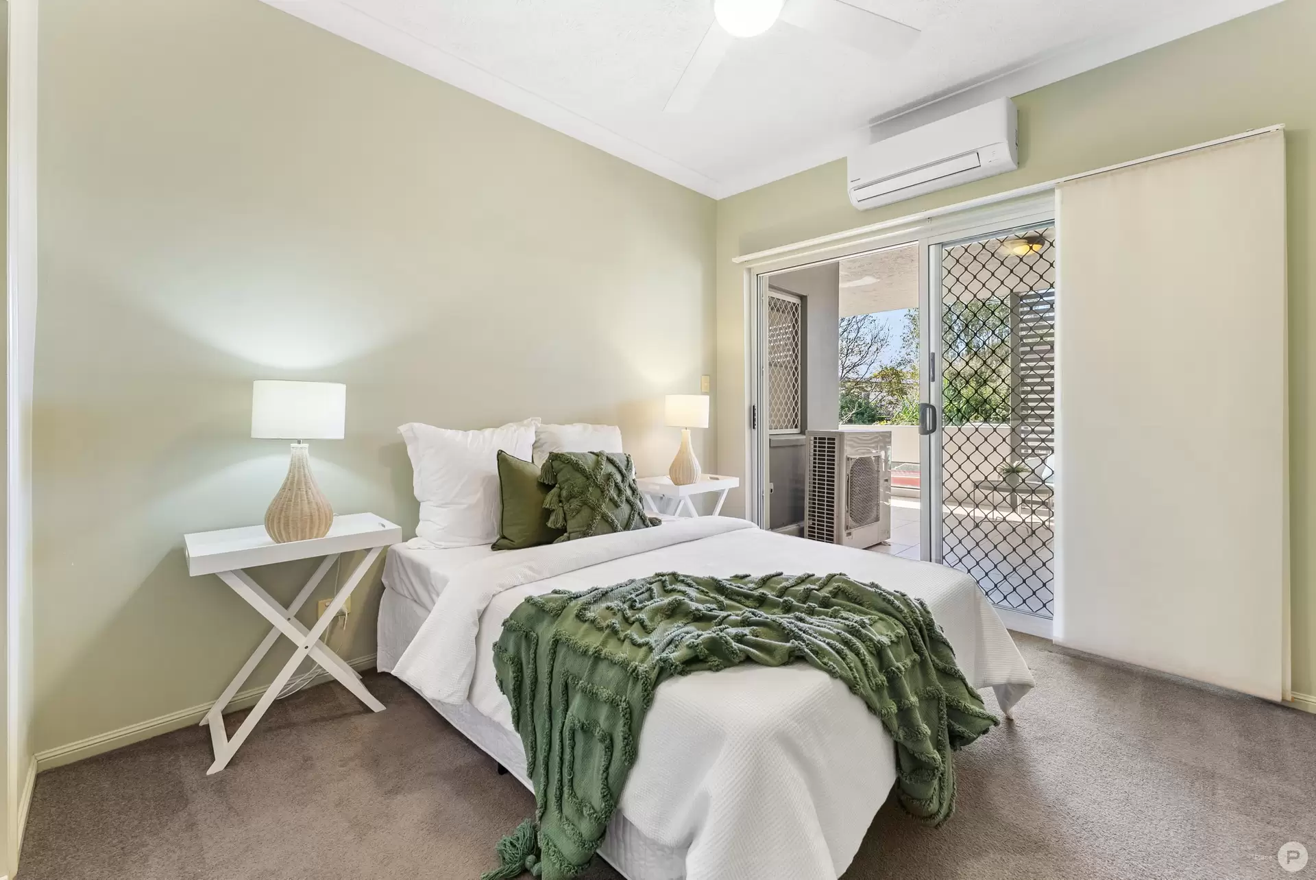 9/654-664 Kingsford Smith Drive, Hamilton Sold by Aurora Property - image 1