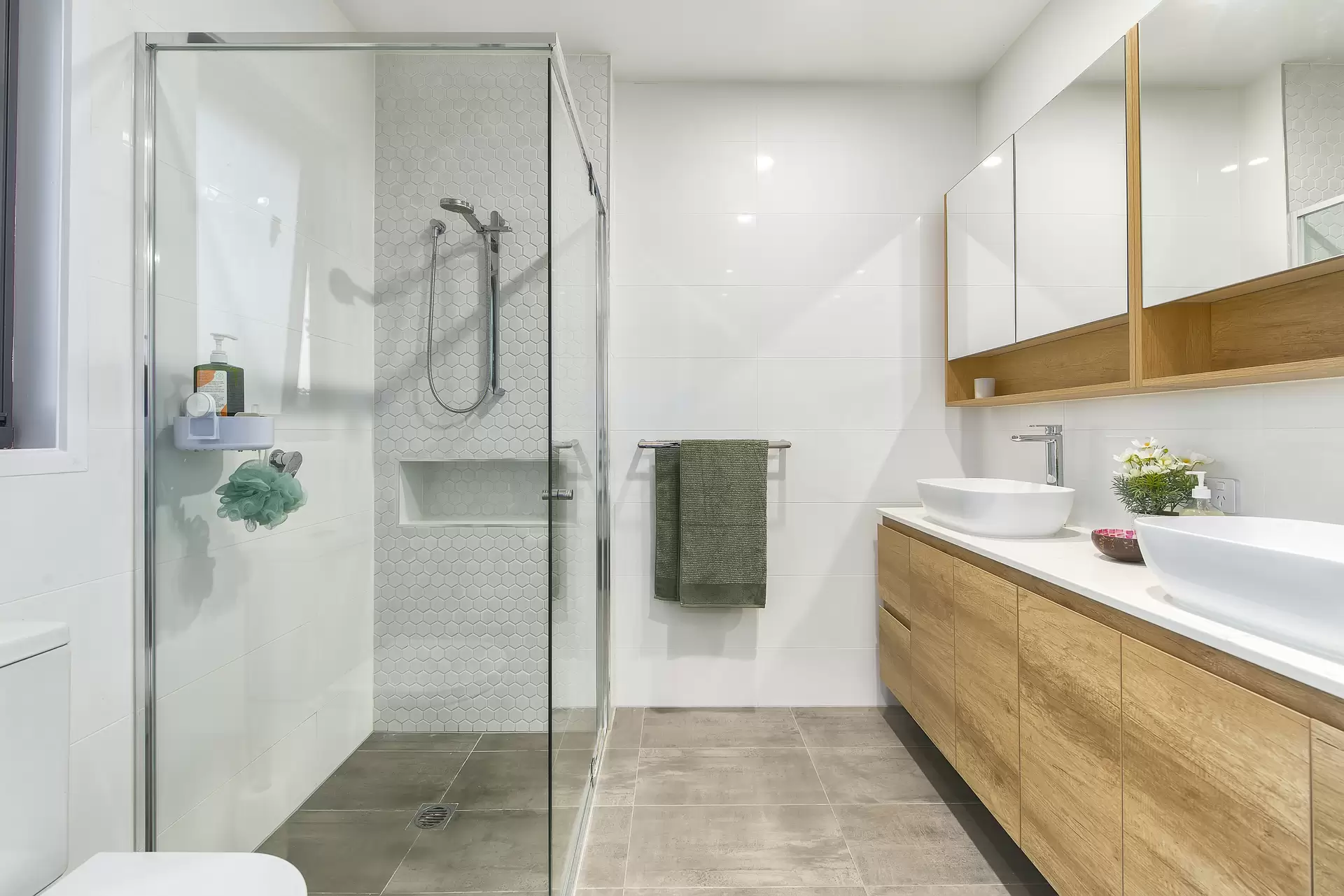 2/129 Samford Road, Enoggera Sold by Aurora Property - image 1