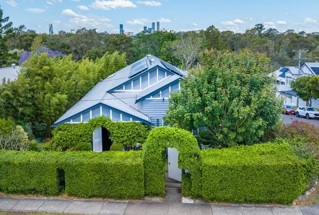 2 Raleigh Parade, Ashgrove Sold by Aurora Property - image 1