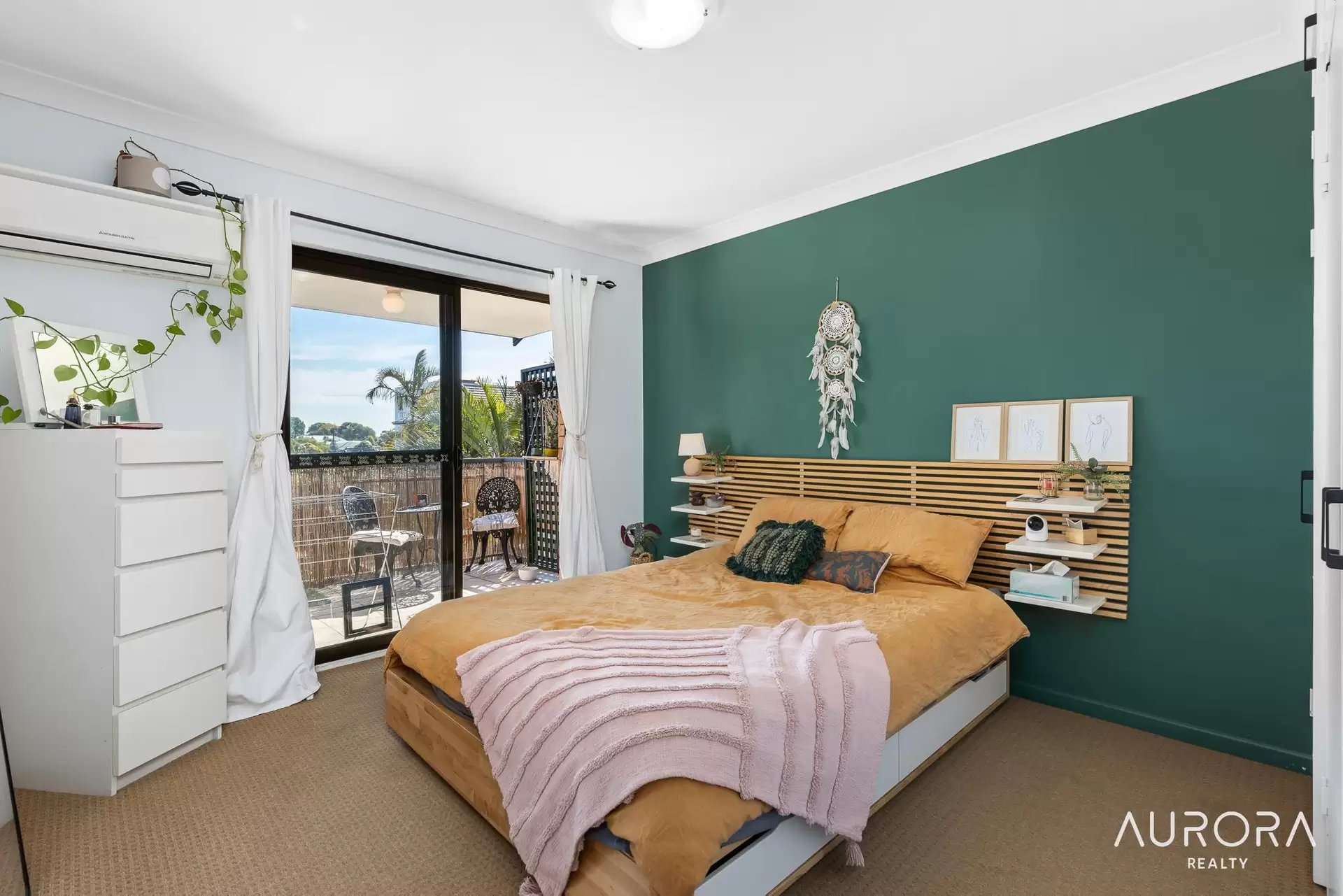 6/6 Nicklin Street, Coorparoo Leased by Aurora Property - image 1
