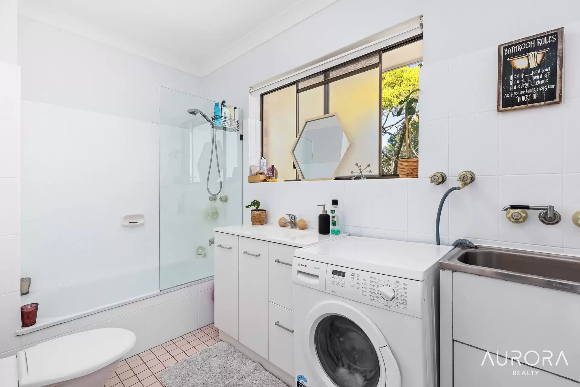 6/6 Nicklin Street, Coorparoo Leased by Aurora Property - image 1