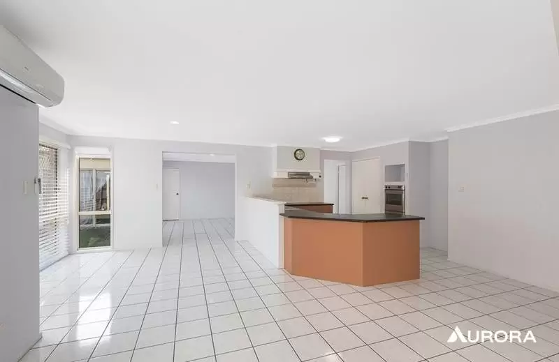 58 Silky Oak Crescent, Carindale Leased by Aurora Property - image 2