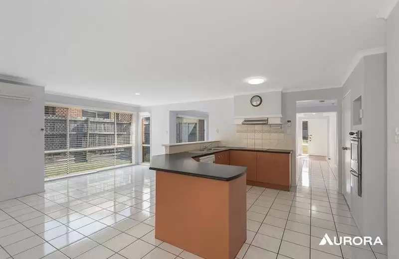 58 Silky Oak Crescent, Carindale Leased by Aurora Property - image 3