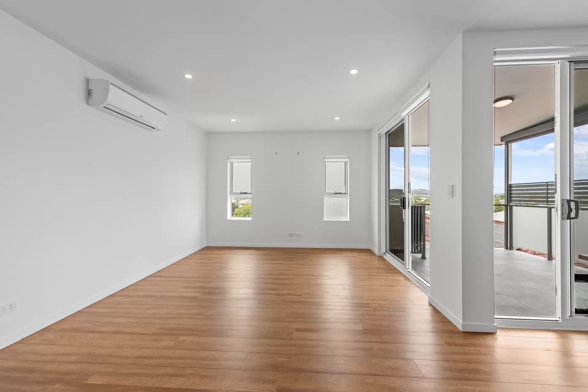 16/771 Old Cleveland Road, Carina Heights Sold by Aurora Property - image 1