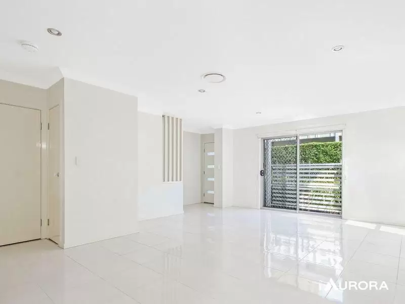 6/200 Meadowlands Road, Carina Leased by Aurora Property - image 2