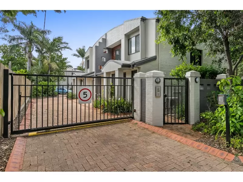11/34 Parker Street, Newmarket Leased by Aurora Property - image 2
