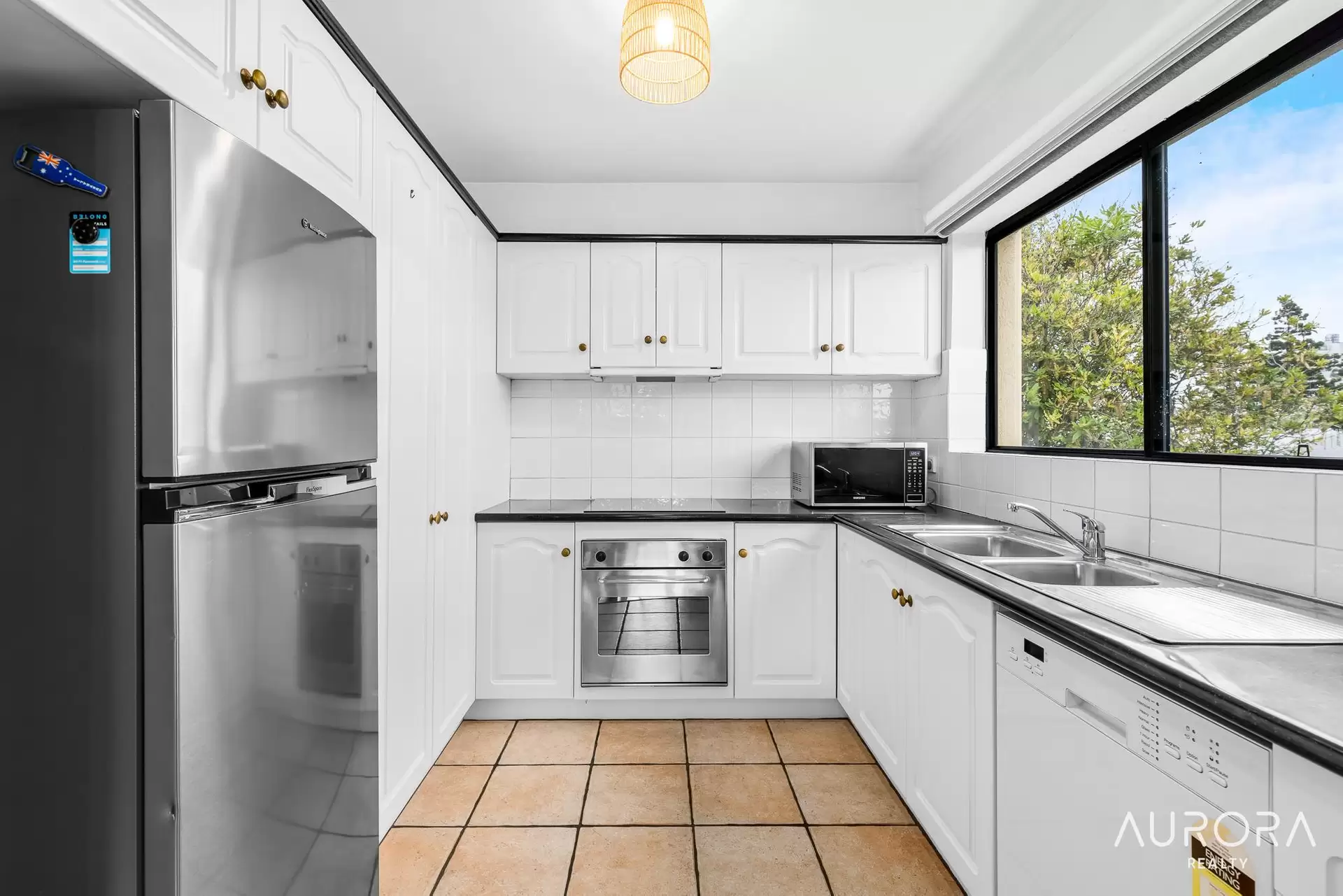6/70 Latrobe Street, East Brisbane Leased by Aurora Property - image 1