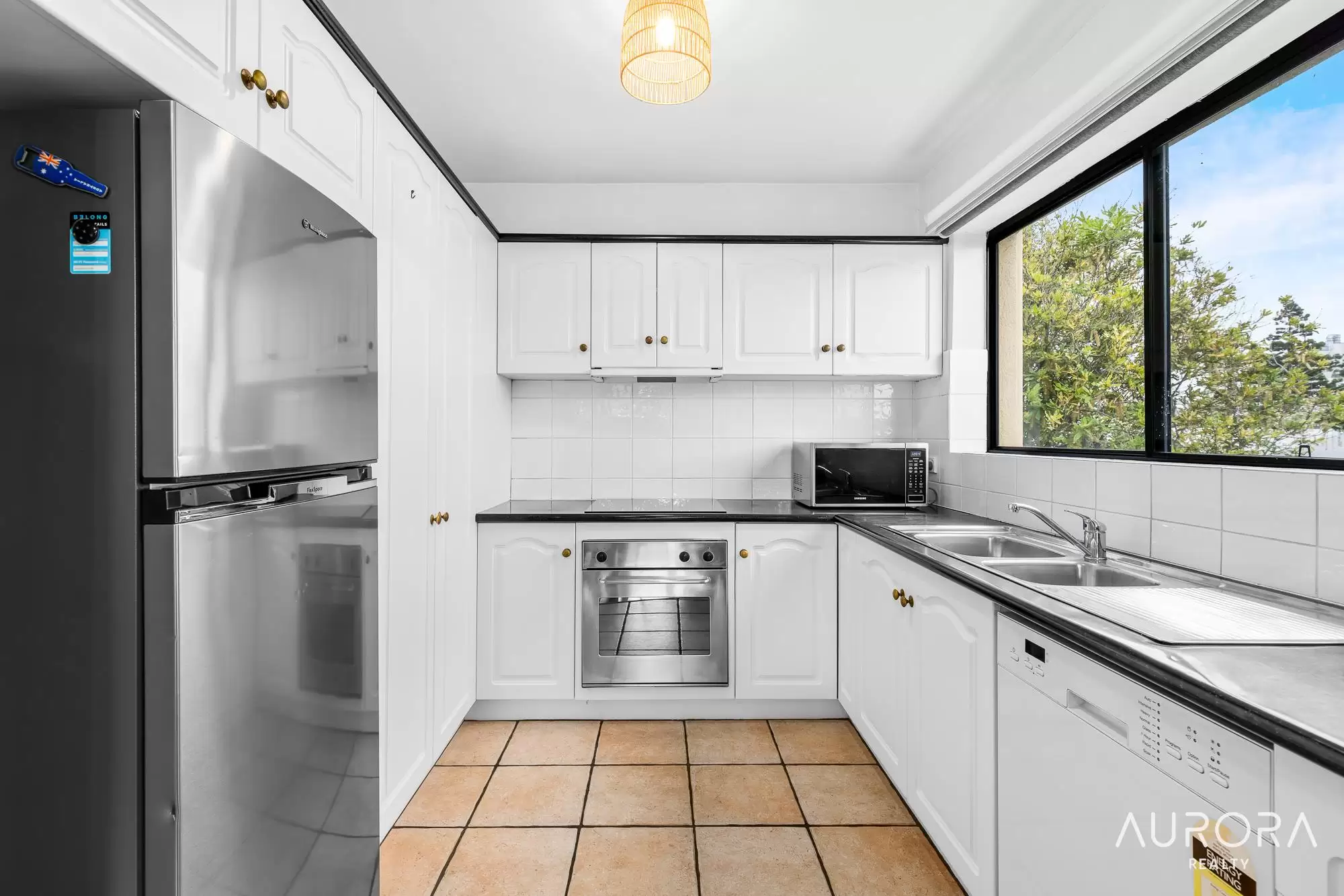 6/70 Latrobe Street, East Brisbane Leased by Aurora Property - image 3