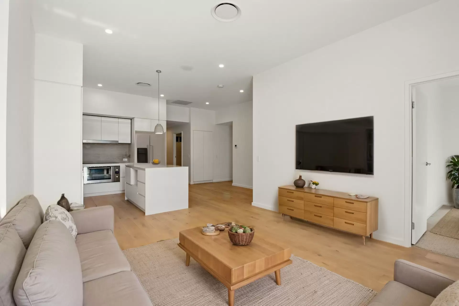 3/100 Holdsworth, Coorparoo Leased by Aurora Property - image 1