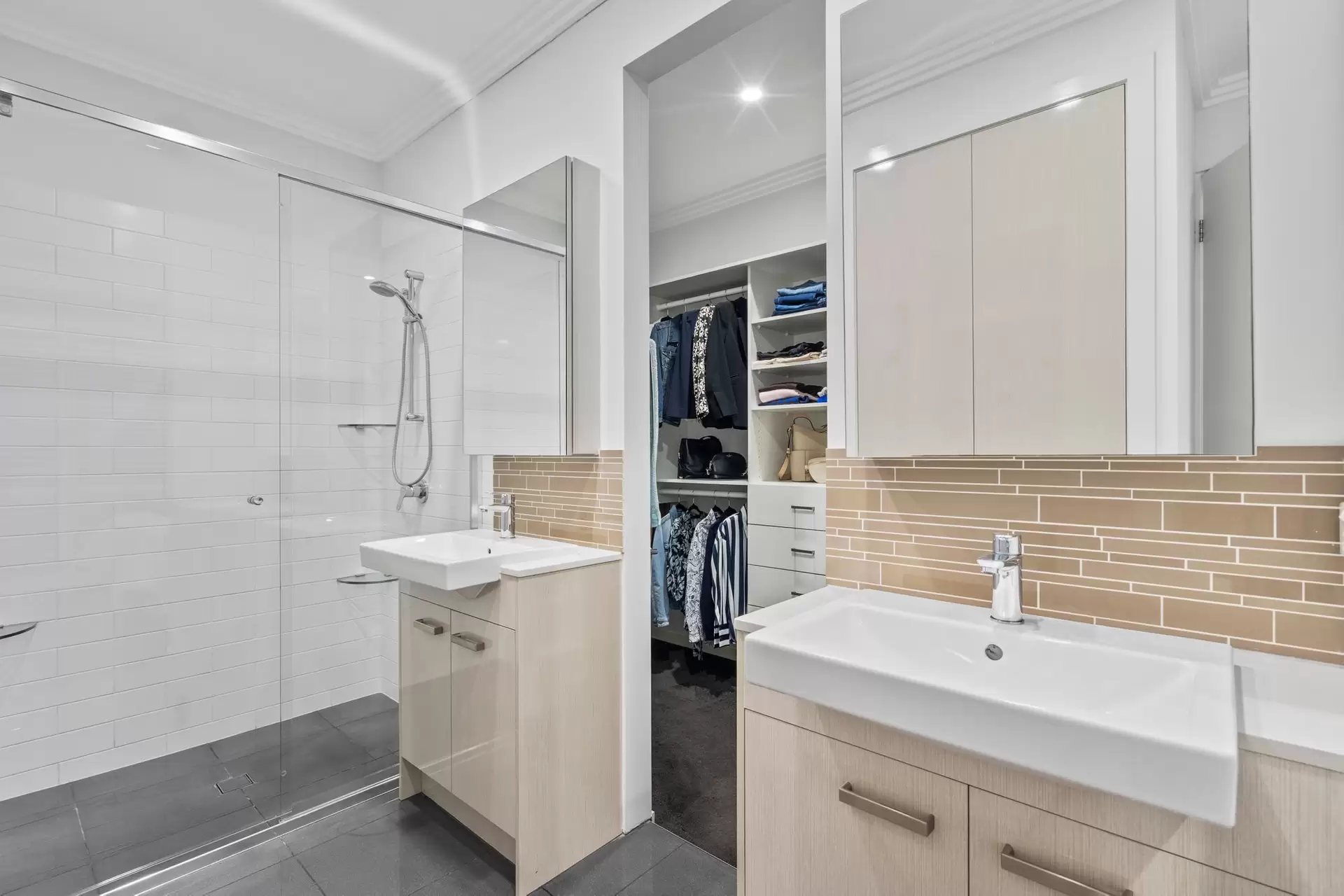 3/47 Macaulay Street, Coorparoo Sold by Aurora Property - image 1
