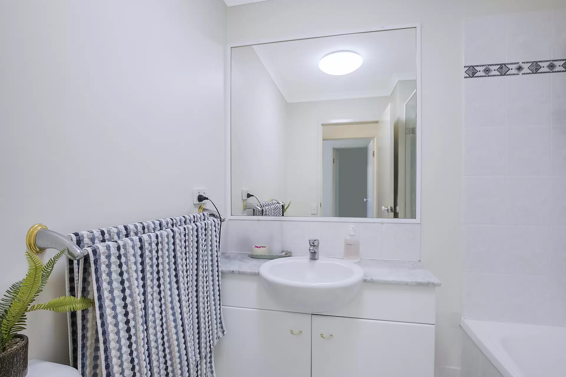 74/55 Harries Road, Coorparoo Sold by Aurora Property - image 1