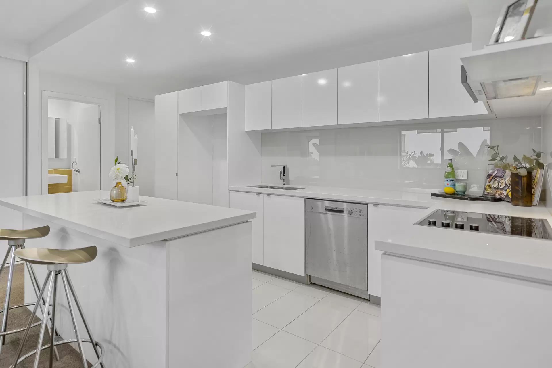 16/23-31 Bombery Street, Cannon Hill Sold by Aurora Property - image 1