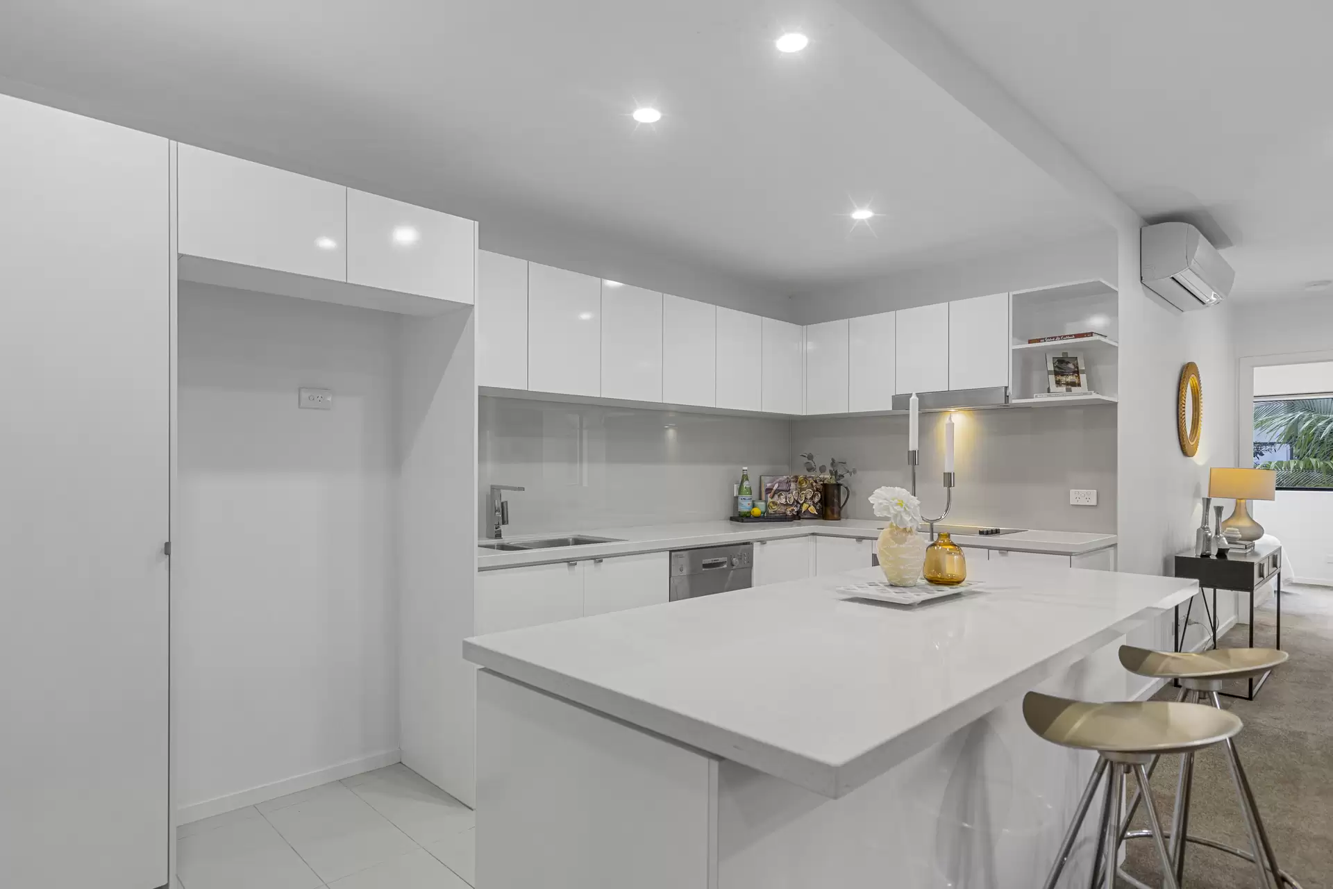 16/23-31 Bombery Street, Cannon Hill Sold by Aurora Property - image 1